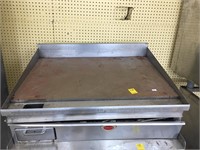 Wells 36" Countertop Griddle Missing 2 Legs