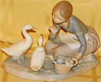 Lladro Nao Figurine: Girl Feeding Ducks