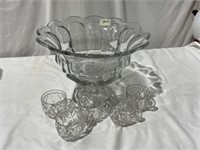 Vintage punch bowl with 5 cups