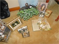 GROUP OF PICTURE FRAMES VARIOUS SIZES, SMALL