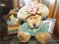 BOYD BEAR TEDDY, BOYD BEAR MUSIC BOX/ SNOW GLOBE,