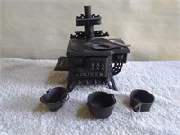 Queen miniature cast iron stove & accessories