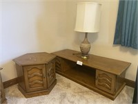 Coffee Table, 2 End Tables, Lamp