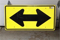 Double End Arrow Sign