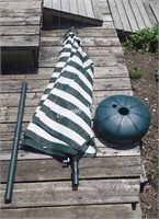 Stripe Green & White Patio Umbrella with Base - O