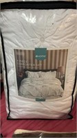 Queen comforter set