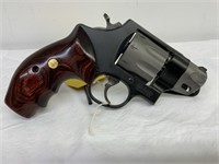 Smith & Wesson 327 357 magnum revolver, sn ASR0136