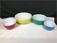 Pyrex Mixing bowl set