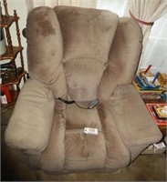 Lot #1320 - Home Stretch overstuffed upholstered