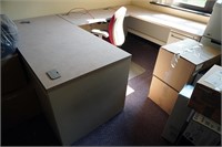 {LOT}Office Furniture Thru Out Room