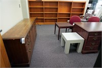 {LOT}Office Furniture Thru Out Room