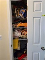 CONTENTS OF HALL CLOSET, MISC LINENS, BLANKETS,