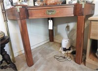 Lot #1391 - Corner desk with single drawer