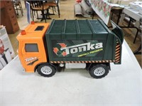 Tonka Garbage Truck 12"L