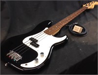 FENDER SQUIER P-BASS GUITAR w CASE