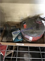 PAIR OF WEDGES, QUART CAN, SM GAS CAN(RUSTED)