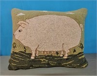 NEAT HOOKED RUG PILLOW W/ PIG