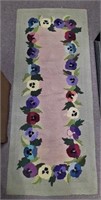 UNUSUAL PANSY HOOKED RUG