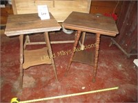 2pc Antique Oak Tiered Parlor Tables