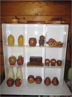 Hand Carved Wood S&P Shakers & Display