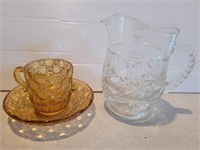 Vintage Amber Bows&Button Patterned Cup-Saucer +