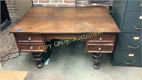 Antique desk  with 4 drawer 37 x 52 x 30 high Oak