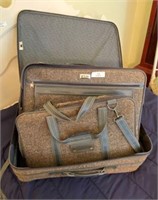 3 PC Set of Oleg Cassini Luggage