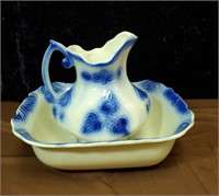 McCoy pitcher and bowl with Ivy design blue &