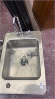 Stainless steel sink 2ft long x 1 1/2ft wide