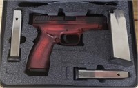 Springfield XD 9mm with case, 4 clips