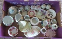Collection of vintage China including tea cups,