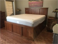 king size mattress & wood frame w/9 drawers,