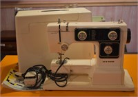 New Home Sewing Machine w/ Case