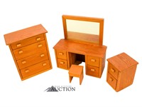 Child's Salesman Sample Doll Furniture