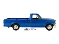 ERTL 1/16 Die Cast Metal Ford F-150 Truck