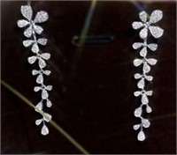 Natural diamond earrings in 18k gold