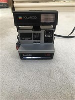 Polaroid Sun 600 Camera