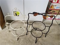BLACK AND WHITE PARTY PLATE SERVING STANDS