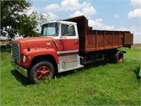 1974 Ford 900 Dump truck,