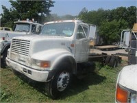 2000 International 4900 T/A Cab & Chassis,