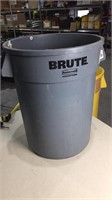 32 gallon Brute trash can