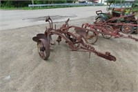 JOHN DEERE 2 BOTTOM TRAILER PLOW ON STEEL WITH