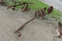 1 BOTTOM BREAKER PLOW