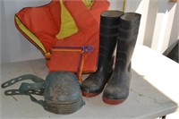 Life jackets, Rubber boots (9.5) - knee pads
