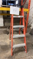 5’ Davidson Fiberglass Stepladder