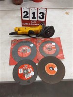 DeWalt 4.5" Electric Grinder & Grinding Discs