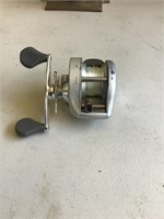 Fishing reel