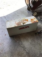 Truck tool box