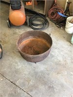 Cast  iron bucket