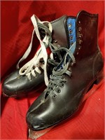 Mens Ice Skates, size 9